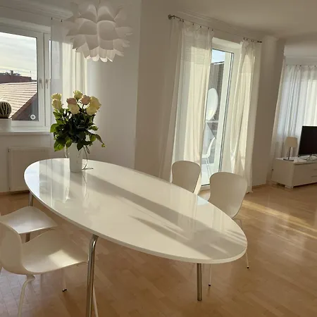 דירה Przystan W Ustce - 120 M2 - 200 M Od Plazy Mickiewicza 2 אוסטקה